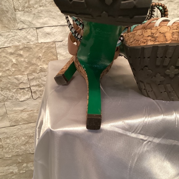 Lisa for Donald J. Pliner Danisa Platform Sandals - Picture 8 of 8